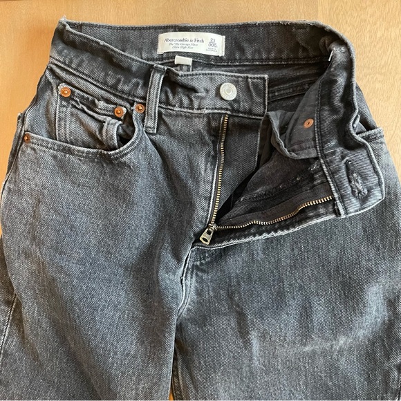 Abercrombie & Fitch Curve Love The 70s Vintage Flare Ultra High Rise Black Jeans - Picture 6 of 13